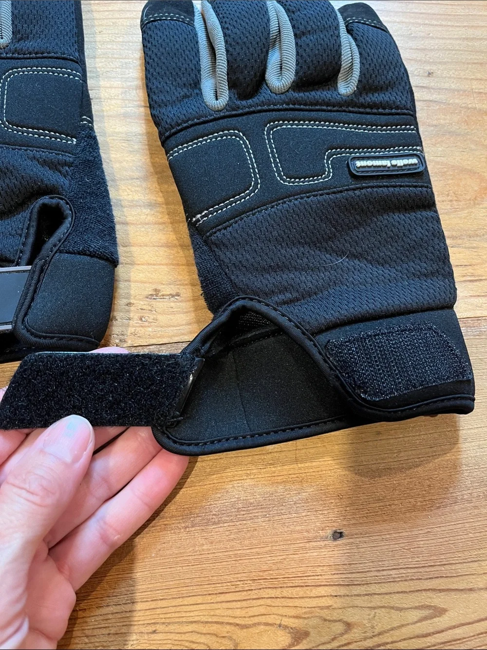 WELLS LAMONT Women's L Black Work Gloves Machine Washable Velcro Cinch